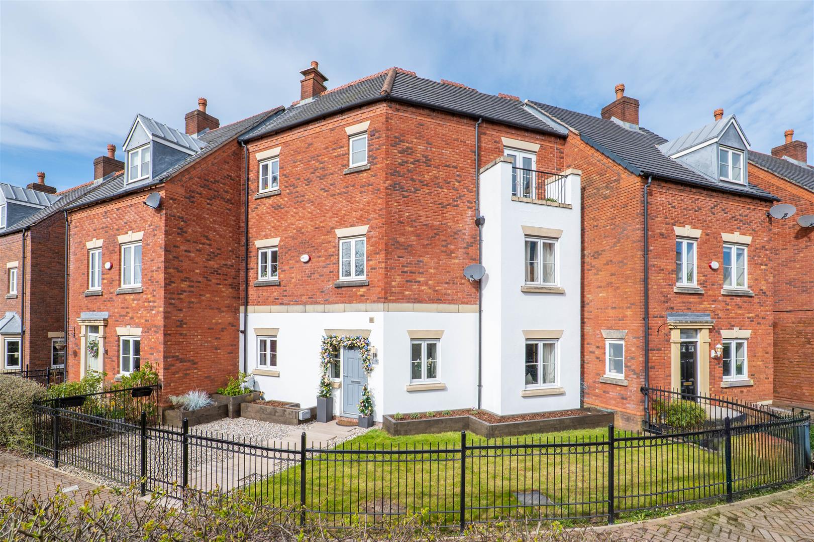 5 bed property in Middleton Road, Preston